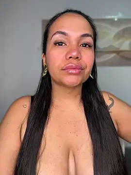 NoahJade online show from 10, 7, 2026