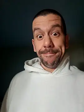 Snapshot of FrankGrimey chatting on 25, 5, 2026 FrankGrimey online show from 25, 5, 2026