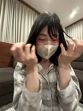 Snapshot of mayumichan13_v chatting on 20, 5, 2026 mayumichan13 v online show from 20, 5, 2026