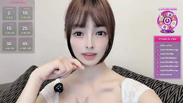 Snapshot of Elleeeee chatting on 11, 7, 2026 Elleeeee online show from 11, 7, 2026