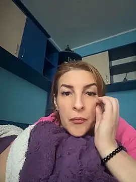 Hot-Milf4U online show from 1, 6, 2026