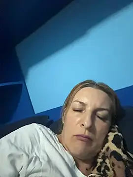 Hot-Milf4U online show from 11, 6, 2026