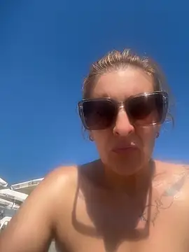 Hot-Milf4U online show from 30, 7, 2026