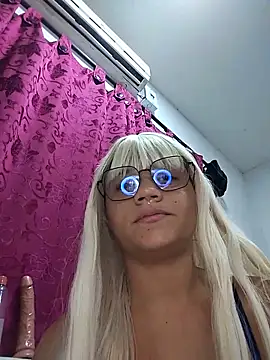 Snapshot of AuraRios chatting on 26, 5, 2026 AuraRios online show from 26, 5, 2026