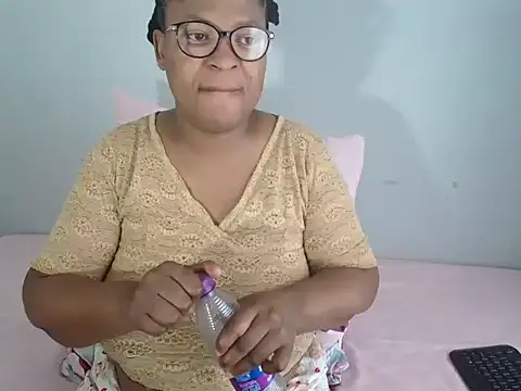 CandyYumsAerolaXX online show from 21, 5, 2026