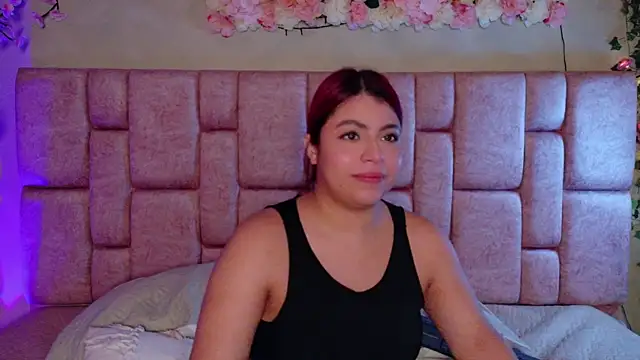 Snapshot of Brit_cherry chatting on 7, 7, 2026 Brit cherry online show from 7, 7, 2026