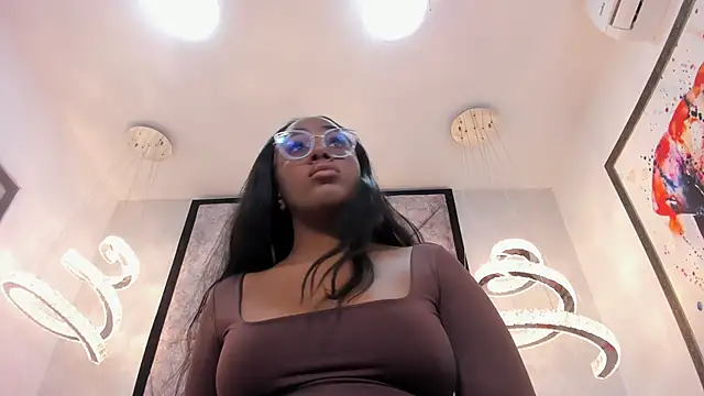 Snapshot of ZoeBrowns chatting on 8, 6, 2026 ZoeBrowns online show from 8, 6, 2026