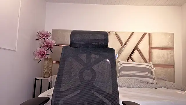 Snapshot of kellygrace_vg chatting on 10, 6, 2026 kellygrace vg online show from 10, 6, 2026
