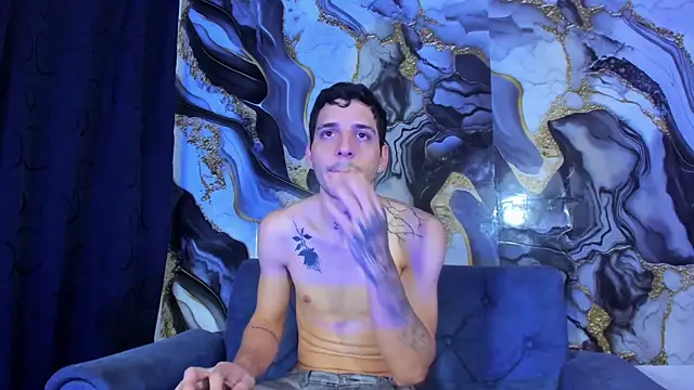 Snapshot of boy_max_latin chatting on 4, 6, 2026 boy max latin online show from 4, 6, 2026