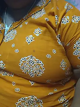 Snapshot of geetha431 chatting on 25, 6, 2026 geetha431 online show from 25, 6, 2026