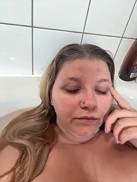 Snapshot of LucieLouBabe chatting on 5, 6, 2026 LucieLouBabe online show from 5, 6, 2026