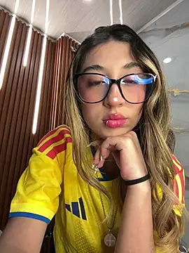 isa sweet1  online show from 17, 6, 2026