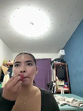 julia nascimento online show from 23, 5, 2026