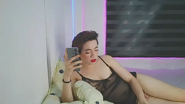 Snapshot of Pretty_Bug chatting on 12, 7, 2026 Pretty Bug online show from 12, 7, 2026