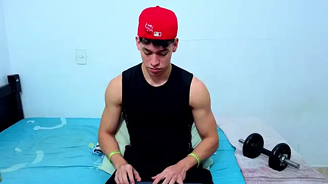 Snapshot of Luke_Muscle chatting on 9, 6, 2026 Luke Muscle online show from 9, 6, 2026