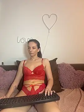 Snapshot of Sabrinee_xx_divine chatting on 6, 7, 2026 Sabrinee xx divine online show from 6, 7, 2026