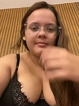 Snapshot of Laryssinha_69 chatting on 2, 7, 2026 Laryssinha 69 online show from 2, 7, 2026