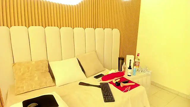 Snapshot of ElaVictoria chatting on 7, 7, 2026 ElaVictoria online show from 7, 7, 2026