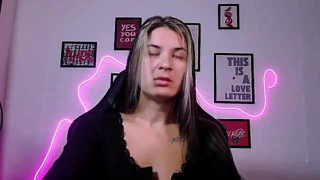 Snapshot of AlisaFrost chatting on 1, 6, 2026 AlisaFrost online show from 1, 6, 2026