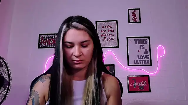 Snapshot of AlisaFrost chatting on 25, 6, 2026 AlisaFrost online show from 25, 6, 2026