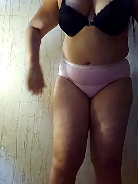 Snapshot of Lilass26 chatting on 25, 5, 2026 Lilass26 online show from 25, 5, 2026