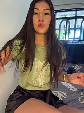 Snapshot of Aylin-fire chatting on 4, 7, 2026 Aylin-fire online show from 4, 7, 2026