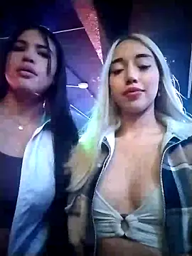 Snapshot of Red_LipsDuo chatting on 18, 6, 2026 Red LipsDuo online show from 18, 6, 2026
