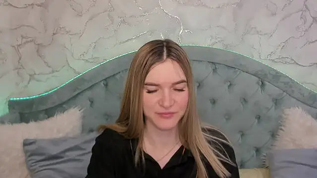 Snapshot of RoxyReignn chatting on 31, 5, 2026 RoxyReignn online show from 31, 5, 2026