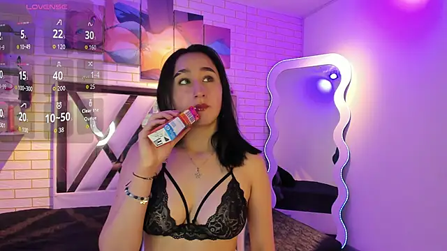 Lua bloom  online show from 19, 6, 2026