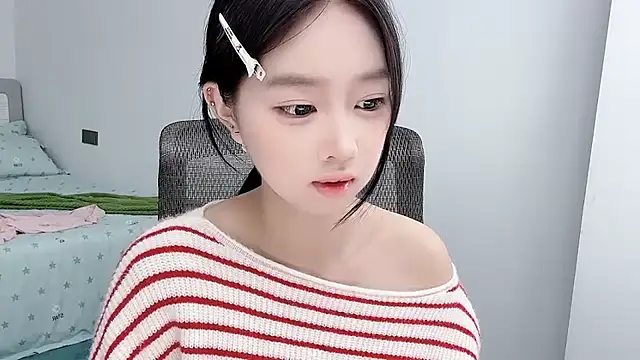 Snapshot of Yoyo33355 chatting on 30, 6, 2026 Yoyo33355 online show from 30, 6, 2026