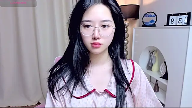 Snapshot of miuu6868 chatting on 6, 6, 2026 miuu6868 online show from 6, 6, 2026