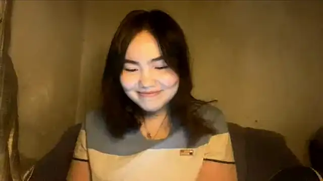 Snapshot of Molly_Teddy chatting on 31, 5, 2026 Molly Teddy online show from 31, 5, 2026