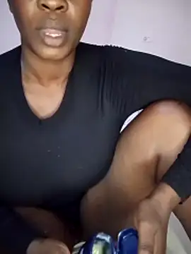 Snapshot of curvyperry chatting on 13, 6, 2026 curvyperry online show from 13, 6, 2026