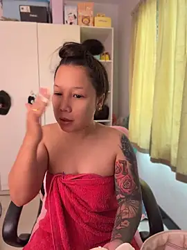 Snapshot of LINDA_HD chatting on 14, 7, 2026 LINDA HD online show from 14, 7, 2026