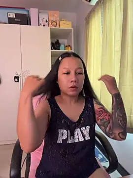 Snapshot of LINDA_HD chatting on 17, 7, 2026 LINDA HD online show from 17, 7, 2026