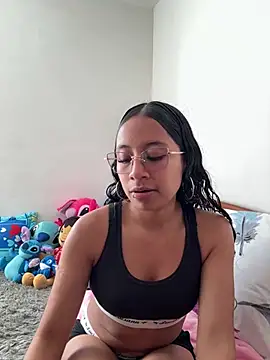 Snapshot of Violetlove_ chatting on 25, 6, 2026 Violetlove online show from 25, 6, 2026