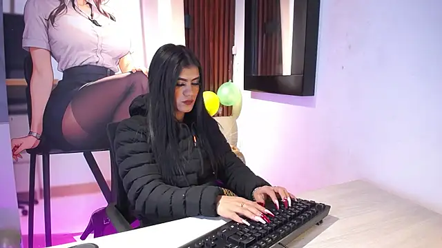 Shayla Gray online show from 8, 7, 2026