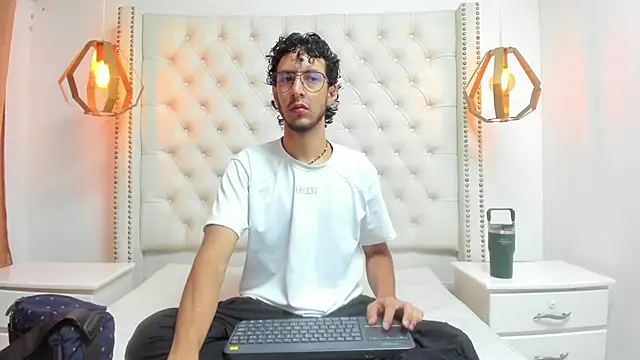 Snapshot of LEO_SANZ66 chatting on 17, 6, 2026 LEO SANZ66 online show from 17, 6, 2026