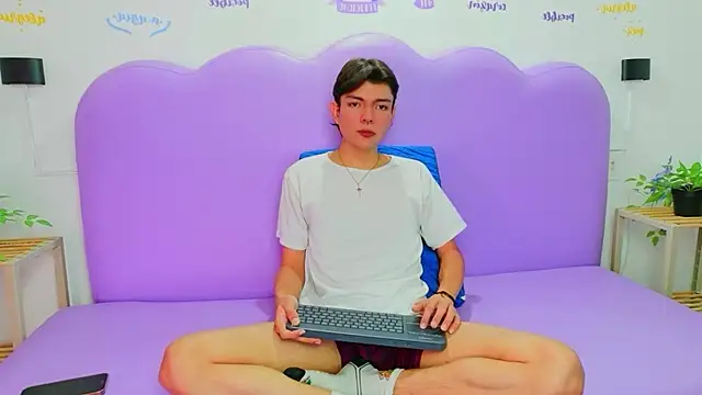 Liamdelrey online show from 3, 7, 2026