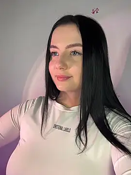 QueenL0la online show from 4, 6, 2026