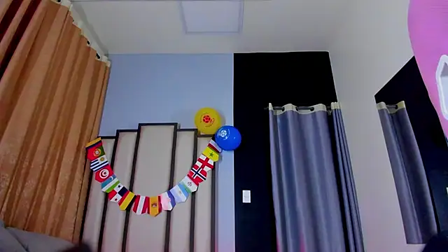 Snapshot of Ellis-Rossi chatting on 7, 7, 2026 Ellis-Rossi online show from 7, 7, 2026