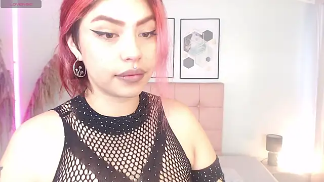 LilMoon  online show from 10, 6, 2026