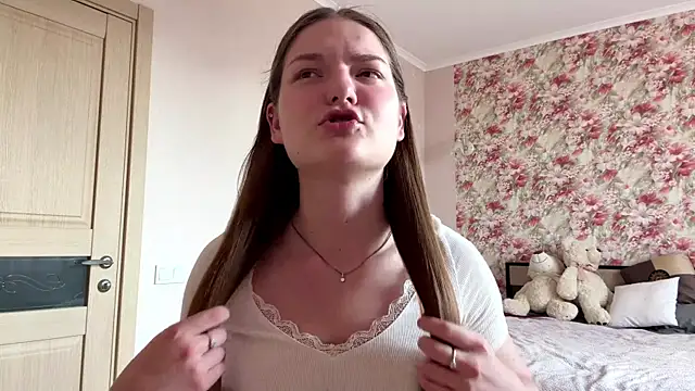 Snapshot of lizzzanatooo chatting on 15, 6, 2026 lizzzanatooo online show from 15, 6, 2026