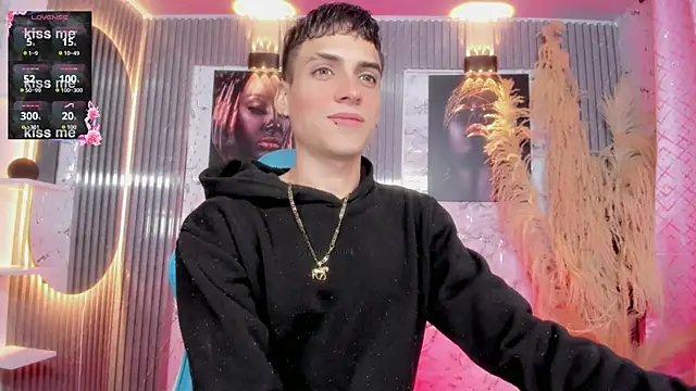 Snapshot of latino_boyy_ chatting on 4, 6, 2026 latino boyy online show from 4, 6, 2026
