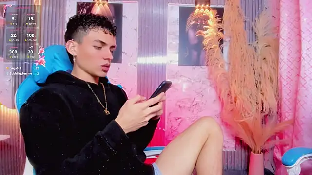 Snapshot of latino_boyy_ chatting on 7, 6, 2026 latino boyy online show from 7, 6, 2026
