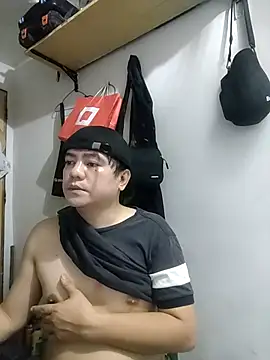 Snapshot of hotboyrider chatting on 6, 8, 2026 hotboyrider online show from 6, 8, 2026