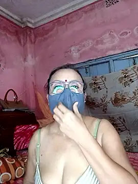 Snapshot of MoonLusty chatting on 2, 6, 2026 MoonLusty online show from 2, 6, 2026