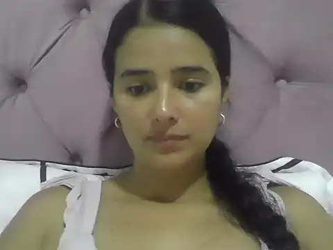 micaelamoreno18 online show from 31, 5, 2026