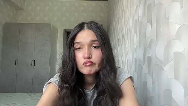 Snapshot of LisetteParajon chatting on 13, 6, 2026 LisetteParajon online show from 13, 6, 2026