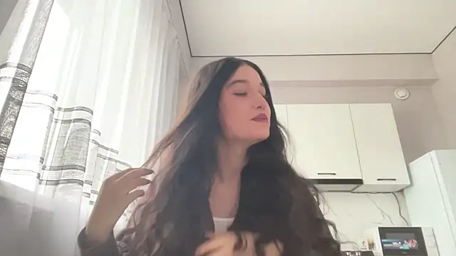 Snapshot of LisetteParajon chatting on 3, 7, 2026 LisetteParajon online show from 3, 7, 2026